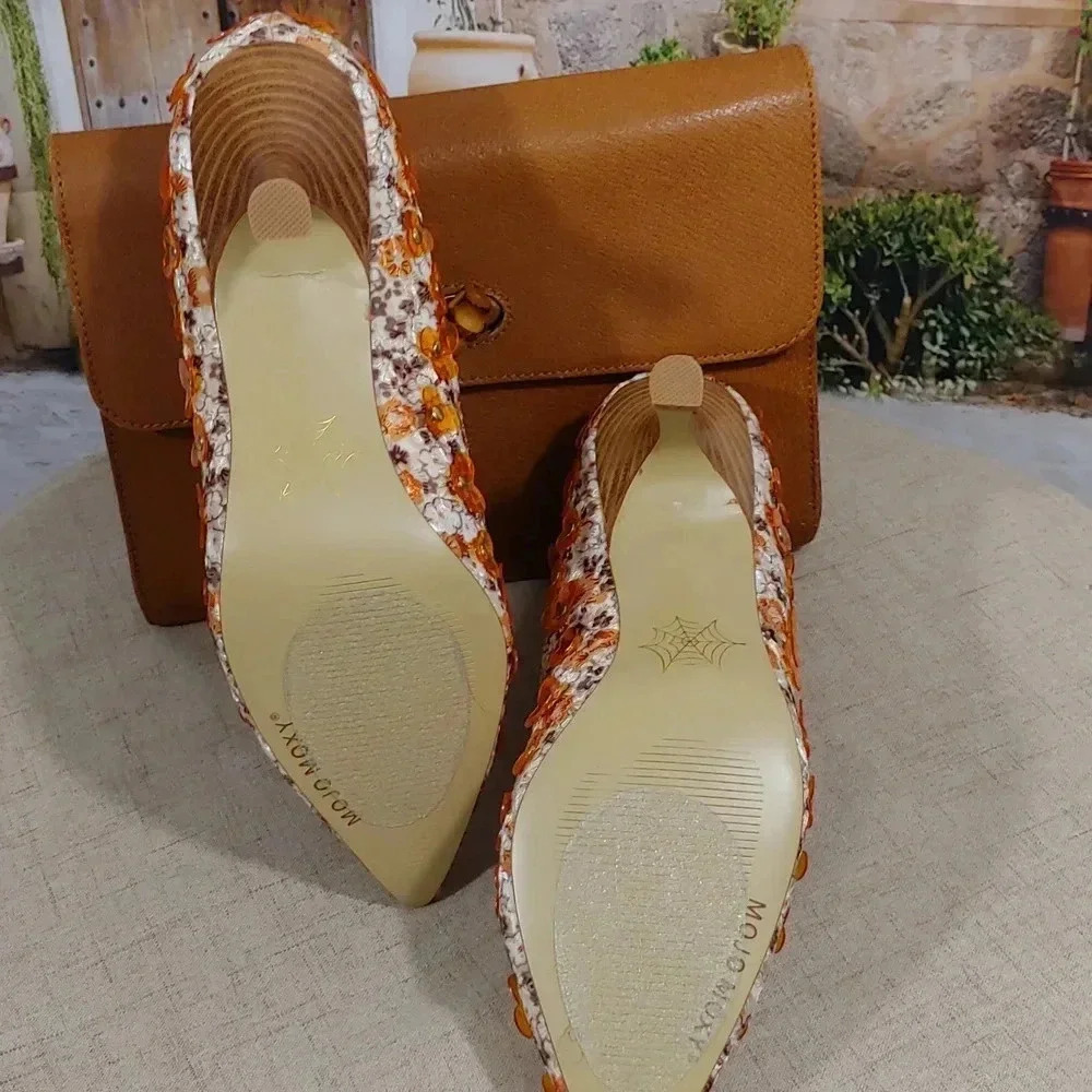 Heigh-Heels by Mojo Moxy - Picture 7 of 10